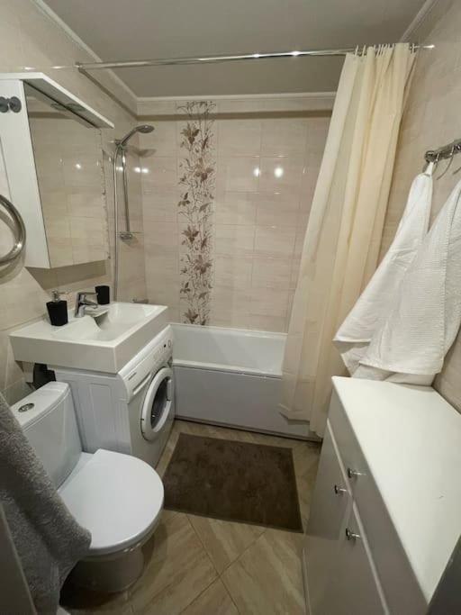 Cozy Apartment Close To Riga Airport Exterior photo
