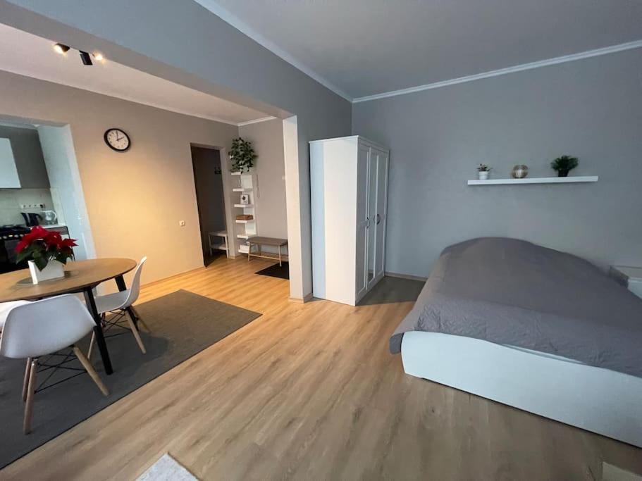 Cozy Apartment Close To Riga Airport Exterior photo